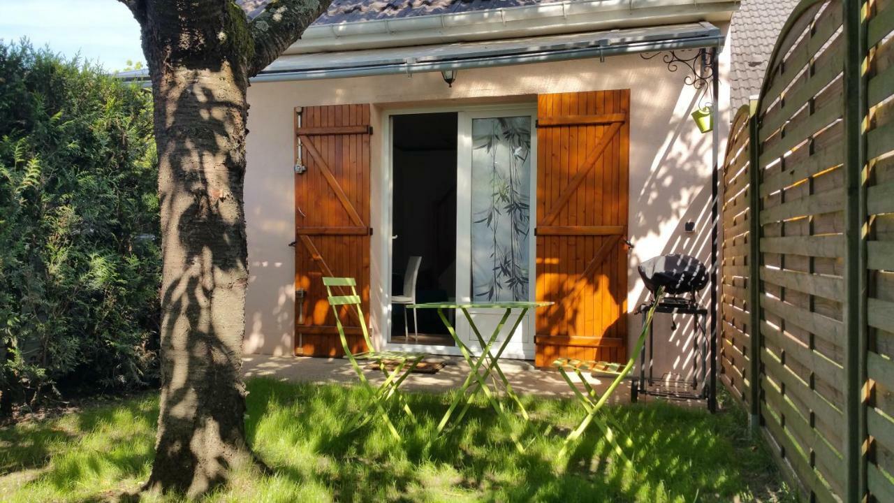 Le Mas Des Loups Arpajon Exterior photo