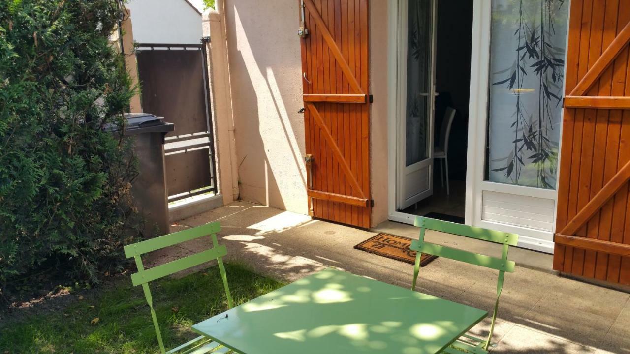 Le Mas Des Loups Arpajon Exterior photo